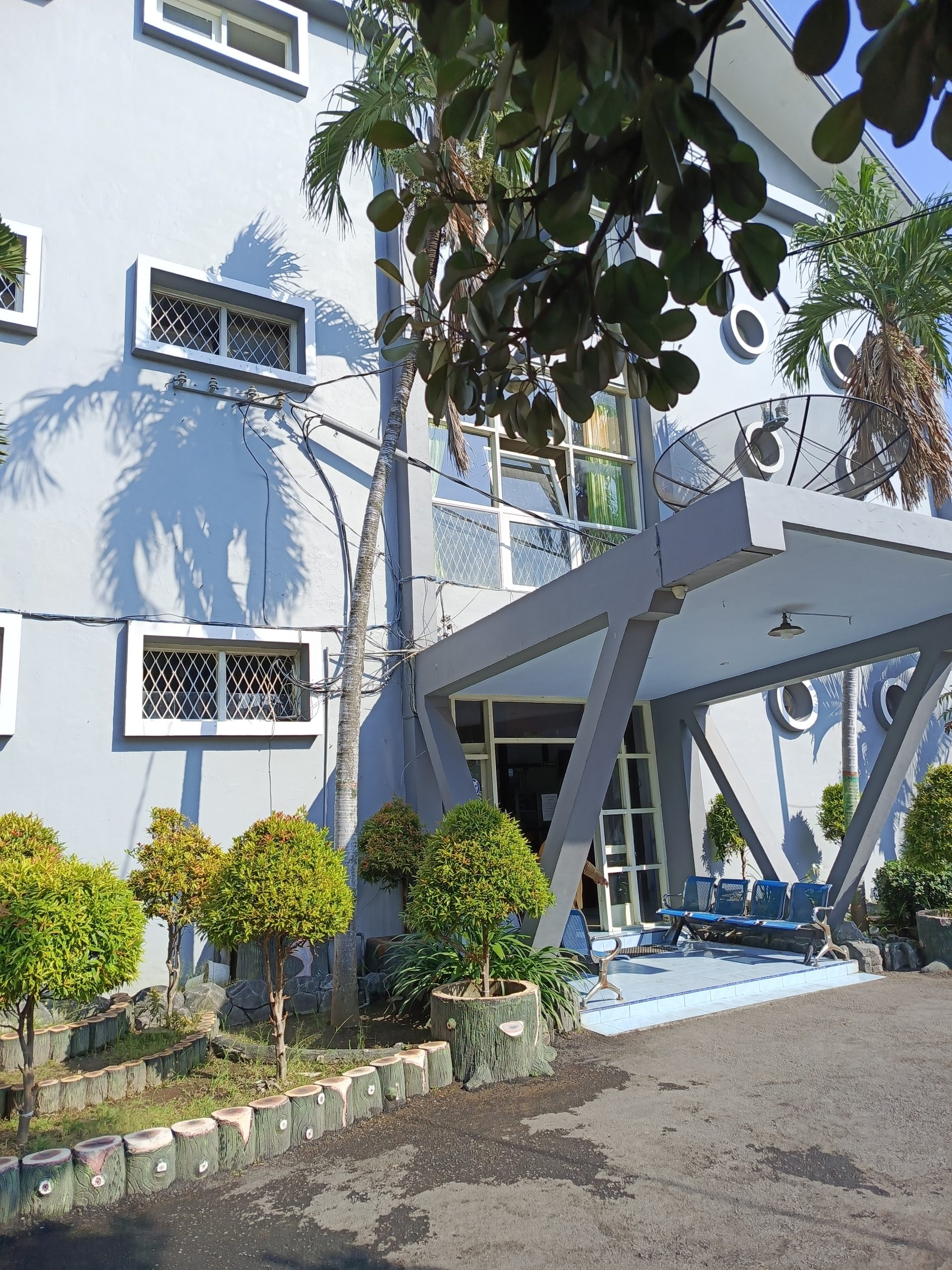 MENYUSURI JEJAK SEJARAH DI SMAN 2 KOTA KEDIRI